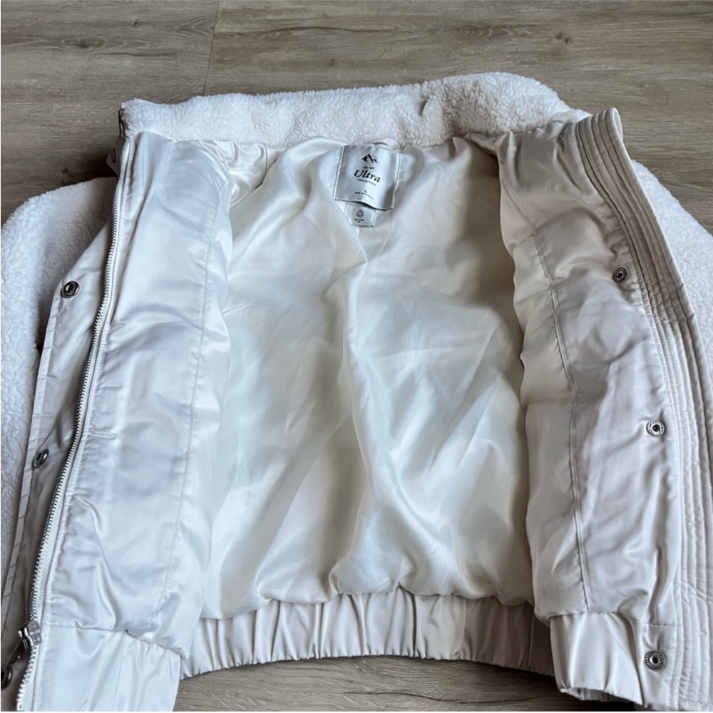 Abercrombie & Fitch | The A&F Ultra Collection | Cream Sherpa Jacket size small - Picture 13 of 14